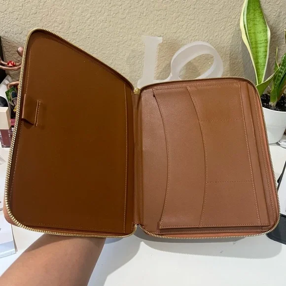 MCM COGNAC ORGANIZER - Picture 9 of 13